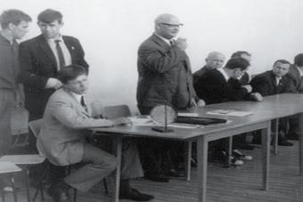 Рязань, 1972 год. Слева направо стоят: ученик Никитина - Василий Царев, сам Николай Никитин, Анатолий Харлампиев. По левую руку от Харлампиева сидят Генрих Шульц, Илья Ципурский, Евгений Глориозов